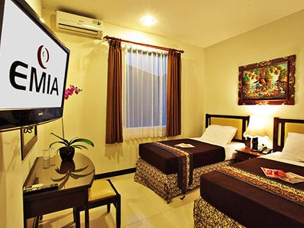 Emia Hotel Bandung Bilik gambar